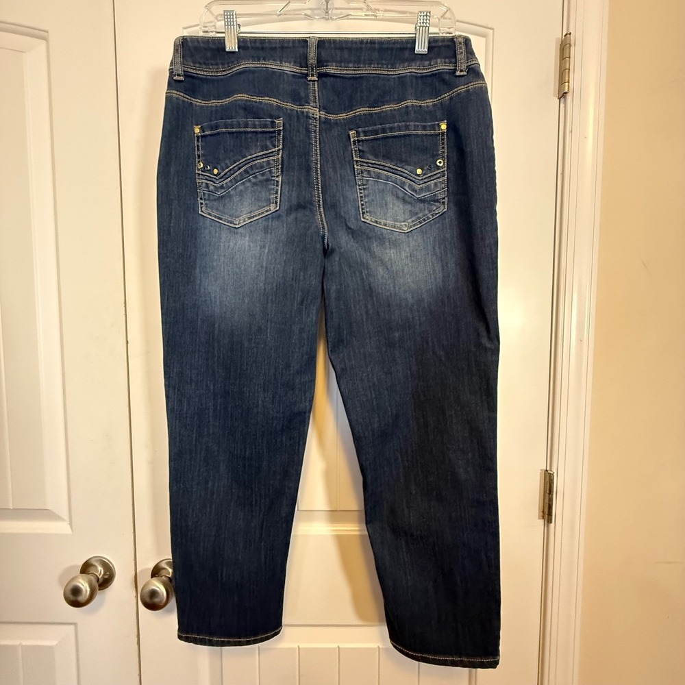 Chicos Platinum Ultimate Fit Jeans Womens 8 Dark Wash Straight Leg Cropped Capri - Picture 3 of 12